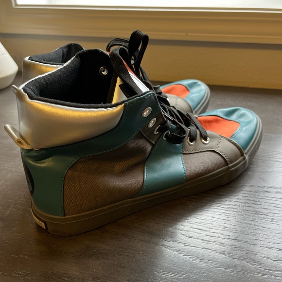 Hot Topic Other - Hot Topic Mandalorian hightop limited edition shoes 9